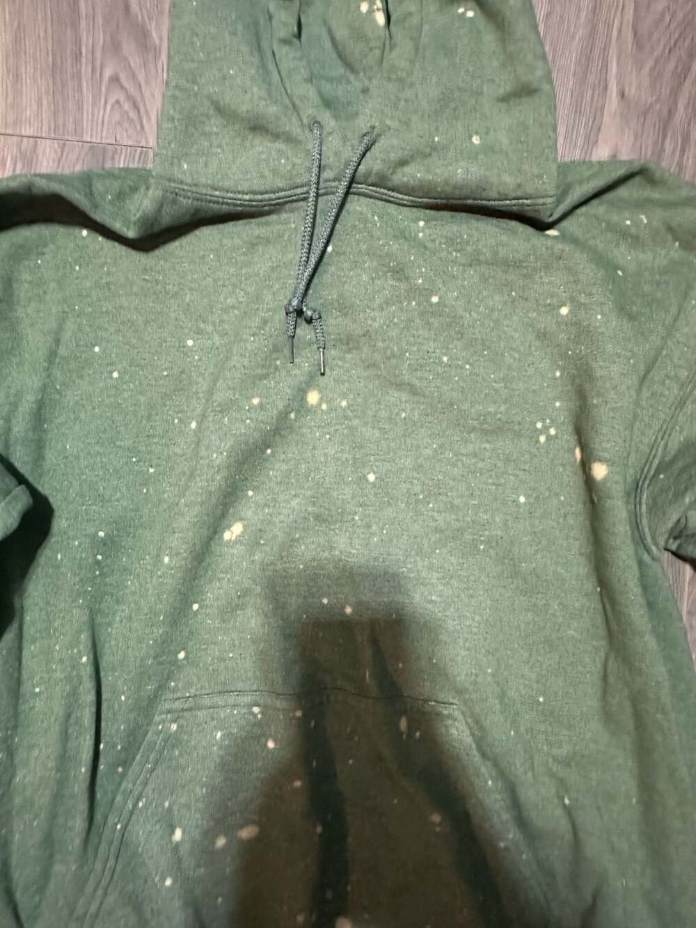 Gildan Heavy Blend Hoodie Size L Green Bleached No City Lights Campfire - Picture 3 of 5